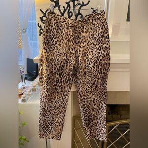 New without tags banana republic animal print Tie front awesome pants.